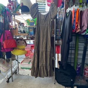 Chic Maxi Dress in Earthy Tone